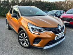 Orange/black Used 2020 Renault Captur Iconic SUV | £11,000 (Fair price)