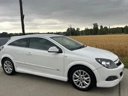 White Used 2010 Vauxhall Astra SRi Hatchback | £2,290 (Good price)