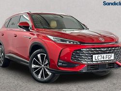 Tri coat dynamic red Used 2024 MG HS Trophy SUV | £19,482 (Expensive)