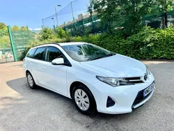 White Used 2013 Toyota Auris Active Estate | £5,289 (Expensive)