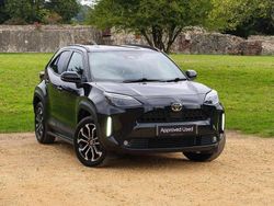 Black Used 2024 Toyota Yaris Hybrid Design SUV | £23,007 (Super price)
