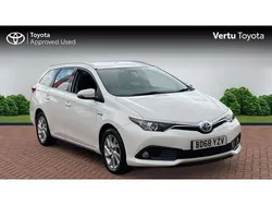 White Used 2019 Toyota Auris Hybrid Sport Estate | £13,903 (Fair price)