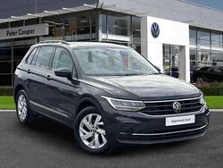 Urano grey Used 2022 VW Tiguan Life SUV | £19,994 (Fair price)