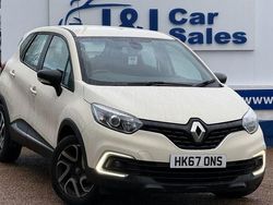 White Used 2017 Renault Captur Dynamique SUV | £5,295 (Fair price)