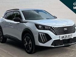 White New 2025 Peugeot 2008 Allure SUV | £22,241 (Super price)