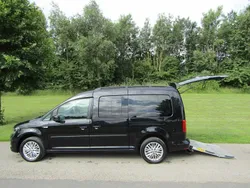Black Used 2016 VW Caddy Maxi Life Life MPV | £11,495 (Expensive)