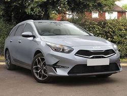 New 2025 Kia Ceed Hatchback | £21,995