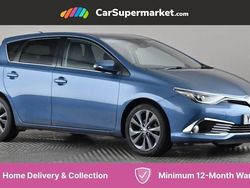 Blue Used 2017 Toyota Auris Hatchback | £10,797 (Fair price)
