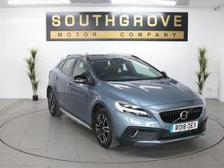 Blue Used 2018 Volvo V40 CC Plus Estate | £9,489 (Fair price)