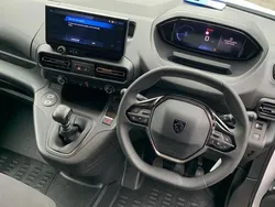 White New 2025 Peugeot Partner S MPV | £17,292 (Fair price)