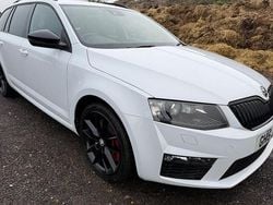 White Used 2015 Skoda Octavia vRS Estate | £7,295 (Fair price)