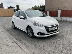White Used 2016 Peugeot 208 Allure Hatchback | £6,095 (Fair price)