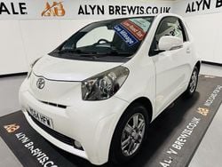 White Used 2014 Toyota iQ Hatchback | £4,699 (Fair price)