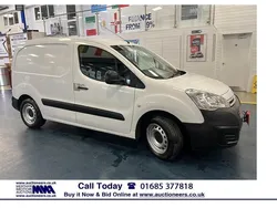 White Used 2017 Citroën Berlingo MPV | £4,880 (Super price)