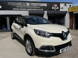 Cream/black Used 2017 Renault Captur Dynamique SUV | £5,495 (Fair price)
