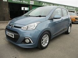 Blue Used 2016 Hyundai i10 Premium Hatchback | £5,499 (Fair price)