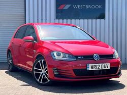Red Used 2014 VW Golf VII GTD Hatchback | £8,340 (Expensive)