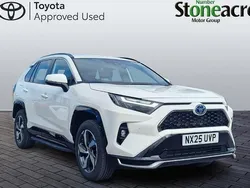 White Used 2025 Toyota RAV4 Hybrid Design SUV | £35,950 (Good price)