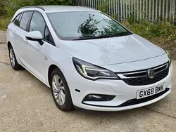 White Used 2018 Vauxhall Astra Design Edition Estate | £2,650 (Fair price)