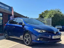 Blue Used 2019 Toyota Auris Hybrid Design Hatchback | £12,795 (Fair price)
