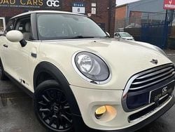 White Used 2015 Mini Cooper D Hatch Hatchback | £4,950 (Fair price)