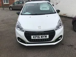 White Used 2016 Peugeot 208 Hatchback | £3,995 (Good price)