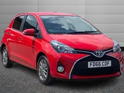 Chili red Used 2016 Toyota Yaris Hatchback | £9,695 (Fair price)