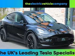 Black Used 2023 Tesla Model Y Long Range SUV | £28,995 (Fair price)