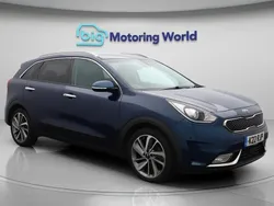 Blue Used 2017 Kia Niro First Edition SUV | £12,800 (Fair price)