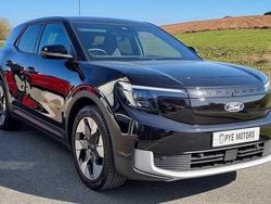 Black Used 2024 Ford Explorer Premium SUV | £31,995 (Fair price)