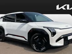 White Used 2025 Kia EV3 GT-Line S SUV | £37,232 (A bit pricey)