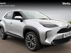 Used 2025 Toyota Yaris Hybrid Estate | £21,495 (Good price)