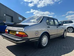 Saab 900