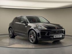 Black Used 2022 Porsche Macan SUV | £52,650 (Good price)