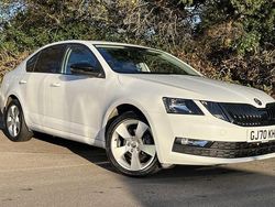 White Used 2020 Skoda Octavia SE Drive Hatchback | £15,329 (Fair price)