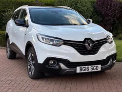 White Used 2016 Renault Kadjar Signature SUV | £7,945 (Fair price)