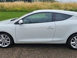 Metallic pearl Used 2014 Renault Mégane Coupé Dynamique Coupe | £4,450 (Expensive)