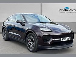 Other Used 2025 Porsche Macan SUV | £69,998 (Super price)