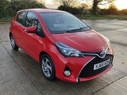 Used 2015 Toyota Yaris Hybrid | £9,995 (Fair price)