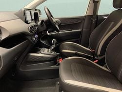 White Used 2022 Hyundai i10 SE Hatchback | £12,125 (Good price)