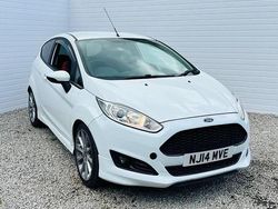 White Used 2014 Ford Fiesta Zetec Hatchback | £3,095 (Good price)
