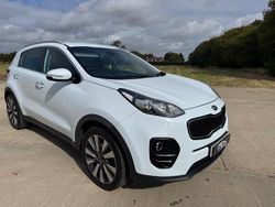 White Used 2016 Kia Sportage 3 SUV | £8,995 (Fair price)