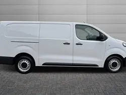 White Used 2022 Citroën Dispatch MPV | £15,290 (Fair price)