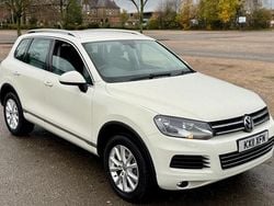 White Used 2011 VW Touareg SE SUV | £5,995 (A bit pricey)