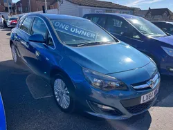 Blue Used 2014 Vauxhall Astra Excite Hatchback | £4,990 (Expensive)