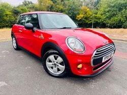Red Used 2015 Mini ONE Hatchback | £4,000 (Fair price)