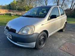 Silver Used 2002 Toyota Yaris Hatchback | £950 (Fair price)