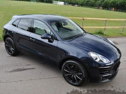 Dark blue metallic Used 2016 Porsche Macan SUV | £25,990 (Good price)