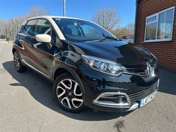 Black Used 2017 Renault Captur Signature SUV | £8,995 (Fair price)