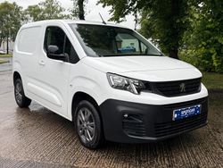 White Used 2022 Peugeot Partner Premium MPV | £15,995